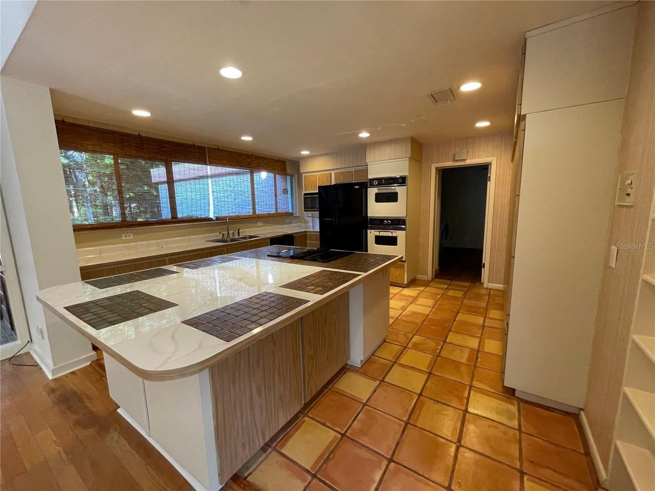 4140 Nw 44th Ave - Photo 6 of 38