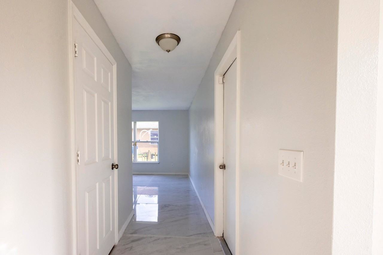 1401 Sw Heather St - Photo 6 of 44