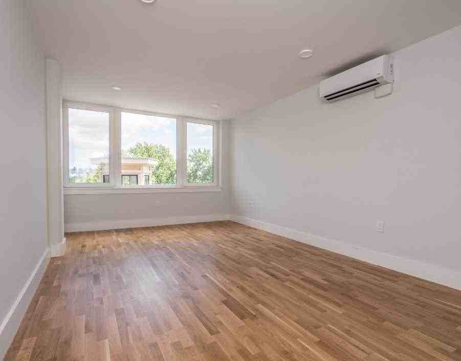 Harvard St - Photo 5 of 17