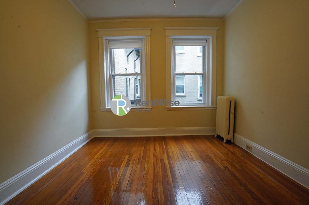 60 Woodstock Avenue #5 - Photo 3 of 10