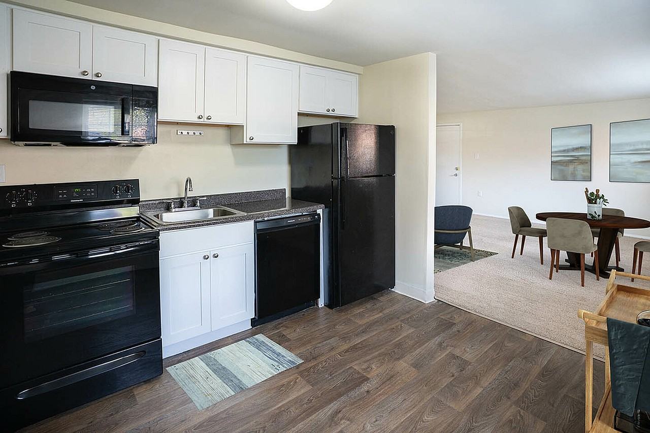 Audubon Manor - Photo 7 of 47