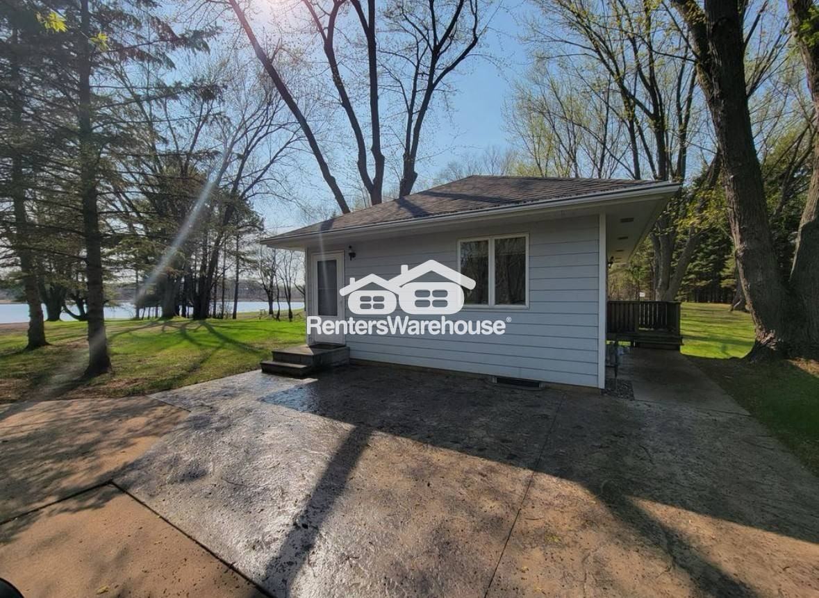 655 Moon Lake Dr Ne - Photo 3 of 11