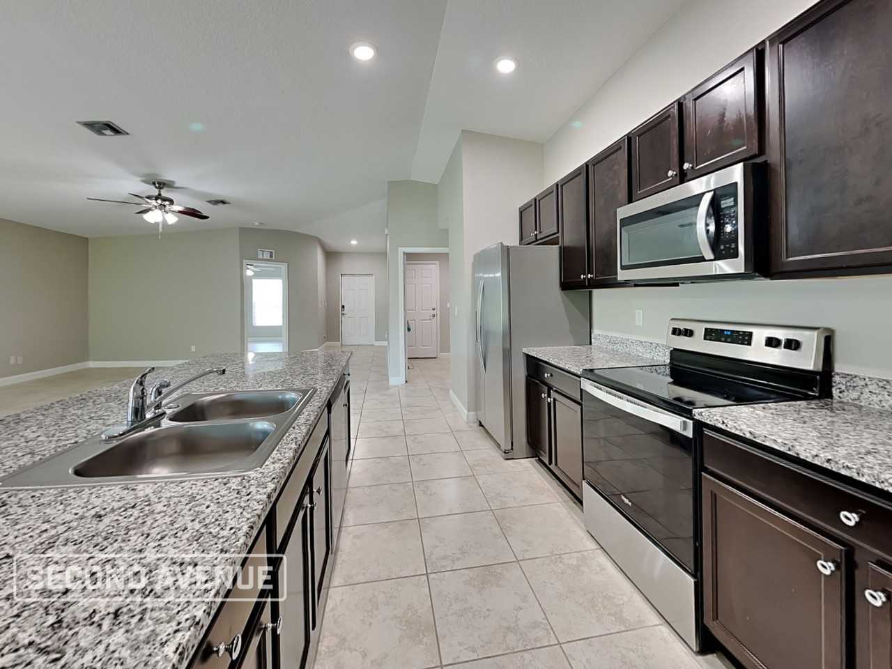 748 Geddes St Sw - Photo 3 of 22