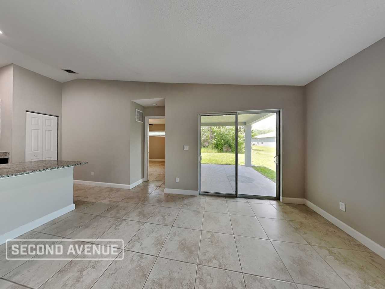 748 Geddes St Sw - Photo 5 of 22