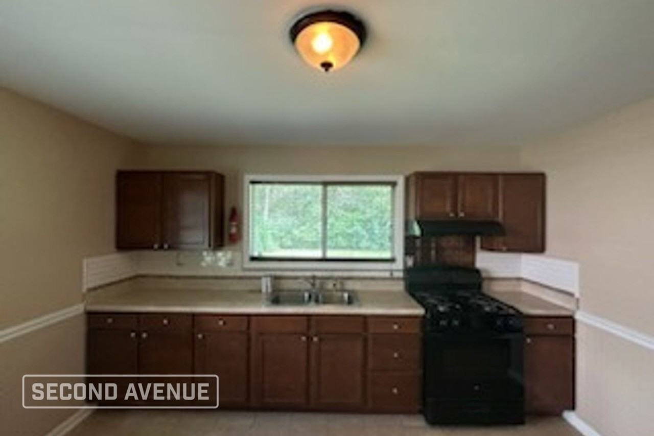 733 Union Dr - Photo 3 of 12