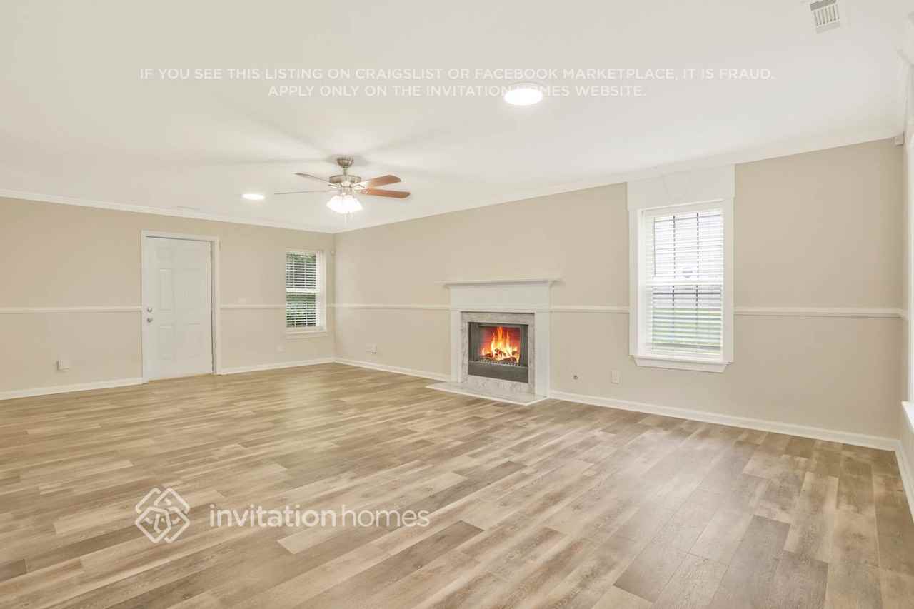 4004 Melvin Dr Sw - Photo 2 of 21