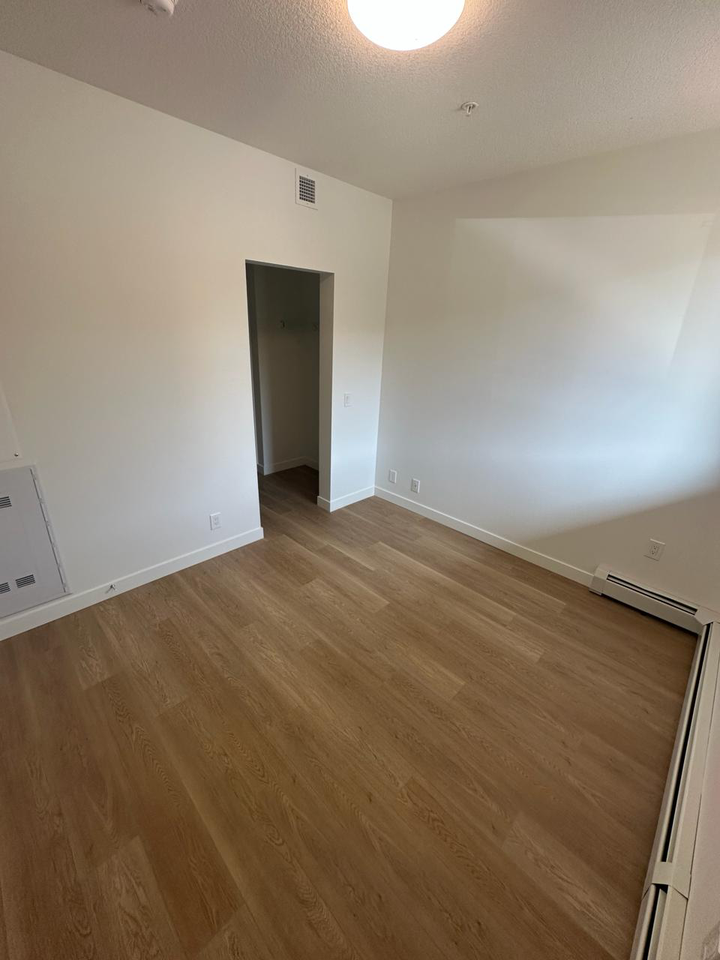 1113-8500 19  AVE SE CALGARY AB   T2A 0M8 - Photo 3 of 9