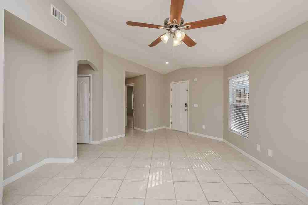 1034 Harvest Moon Dr - Photo 4 of 16