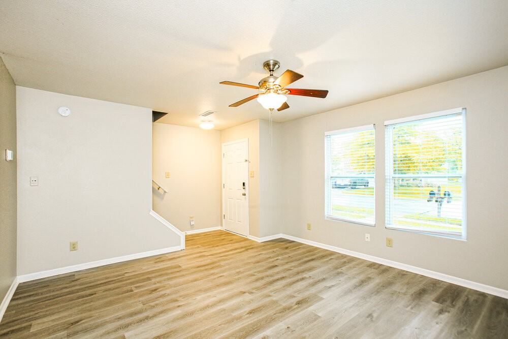 15442 Gallow Ln - Photo 5 of 16