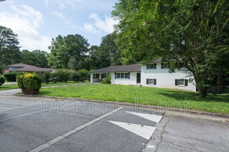 1025 Hilburn Dr Se - Photo 2 of 32