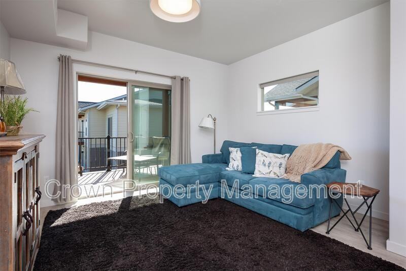 202 Sawyer Ln - Photo 5 of 34