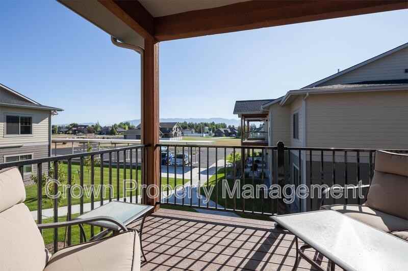 202 Sawyer Ln - Photo 7 of 34