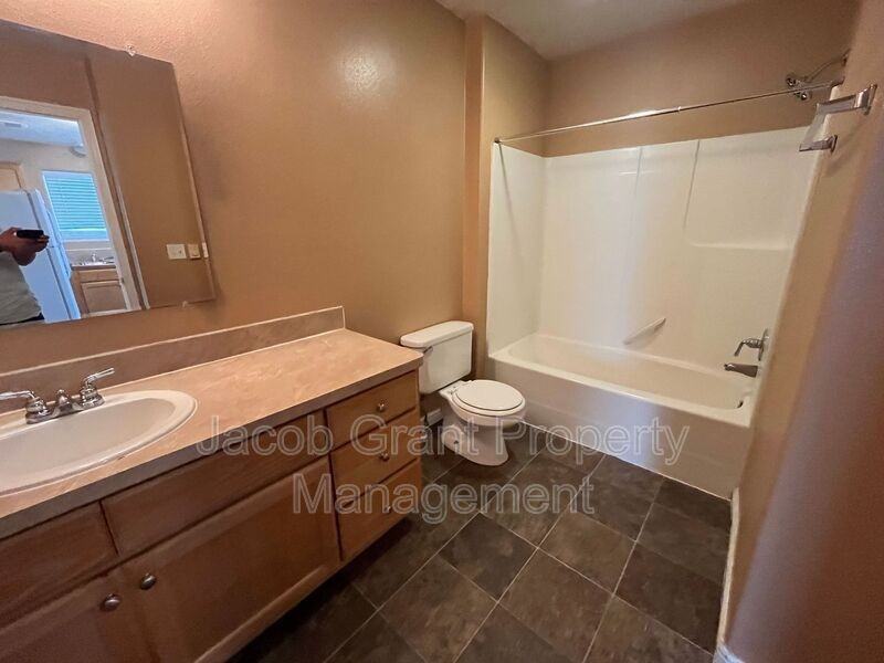 975 Eve Dr #1 - Photo 6 of 9
