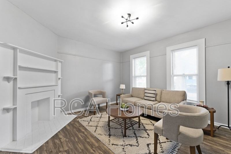 1448 Woodlawn Ave - Photo 3 of 16