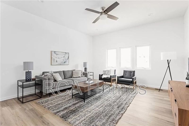 408 N Dearborn St - Photo 4 of 18