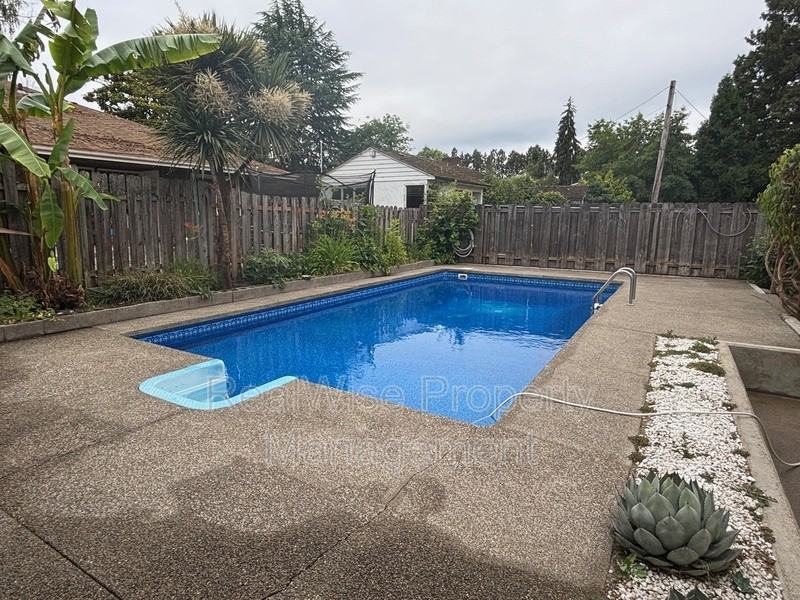 364 W Selmar Ct - Photo 3 of 24