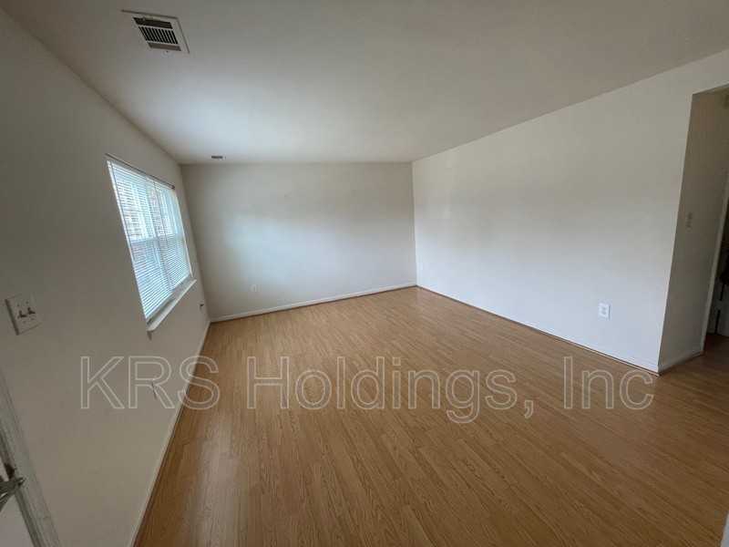 1848 Fort Pulaski Ct - Photo 3 of 15