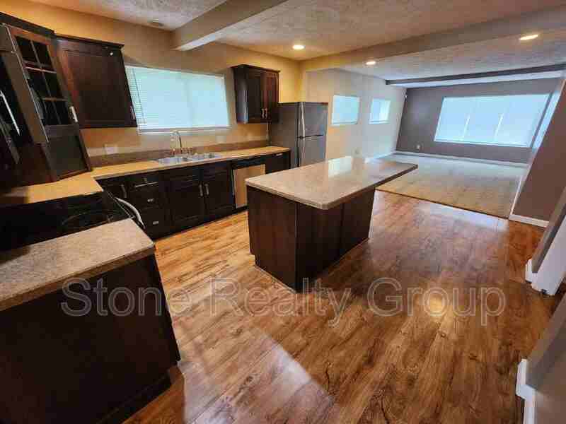 2724 Maple Ave #A - Photo 5 of 13