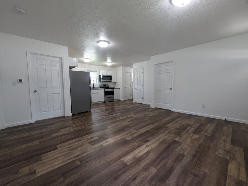 401 N 3rd St - Photo 3 of 13