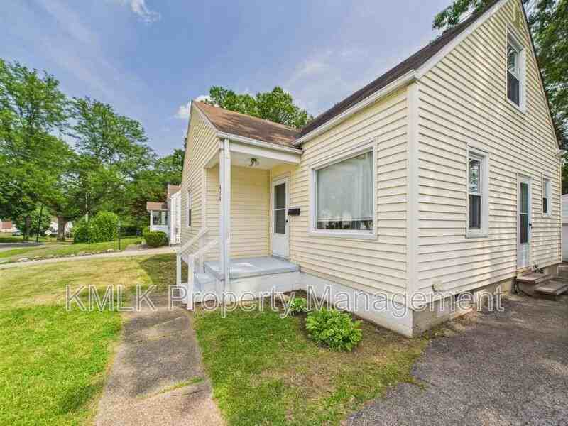 636 Lurie Ave - Photo 4 of 38