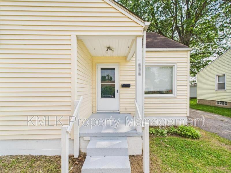 636 Lurie Ave - Photo 7 of 38