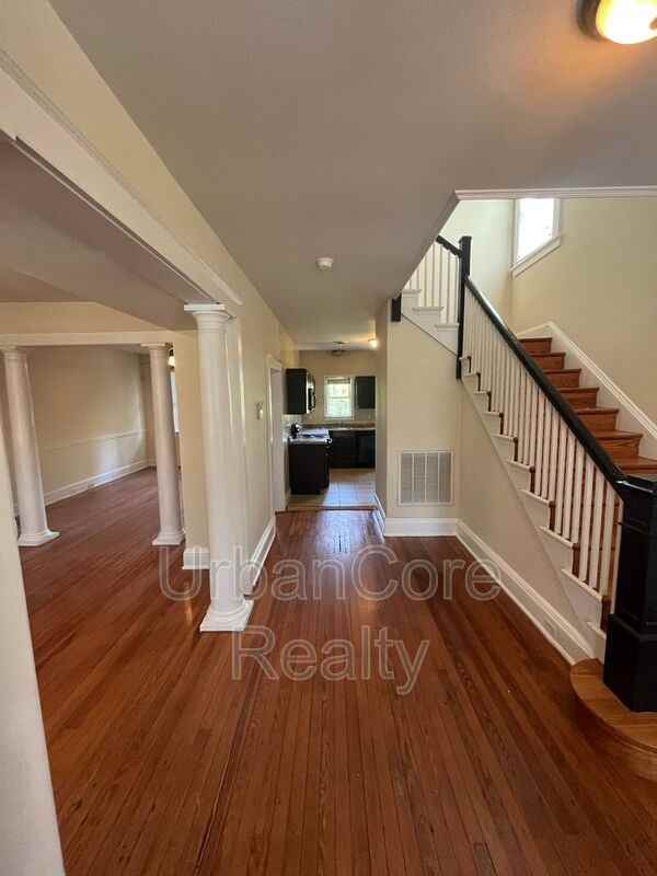 709 N 35th St - Photo 5 of 25