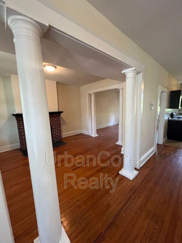 709 N 35th St - Photo 6 of 25