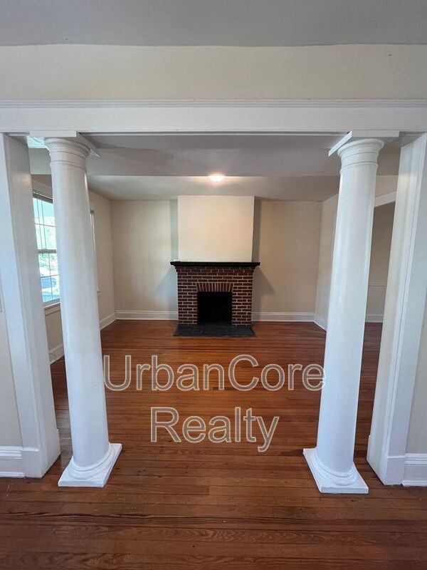 709 N 35th St - Photo 7 of 25