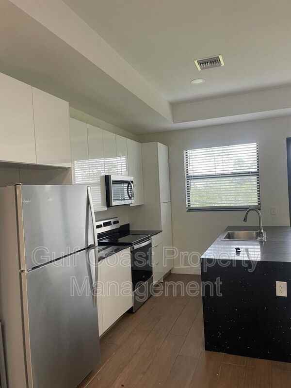 126 Viewpoint Dr - Photo 4 of 27