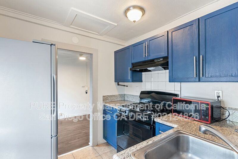 3219 1/2 L St - Photo 2 of 18
