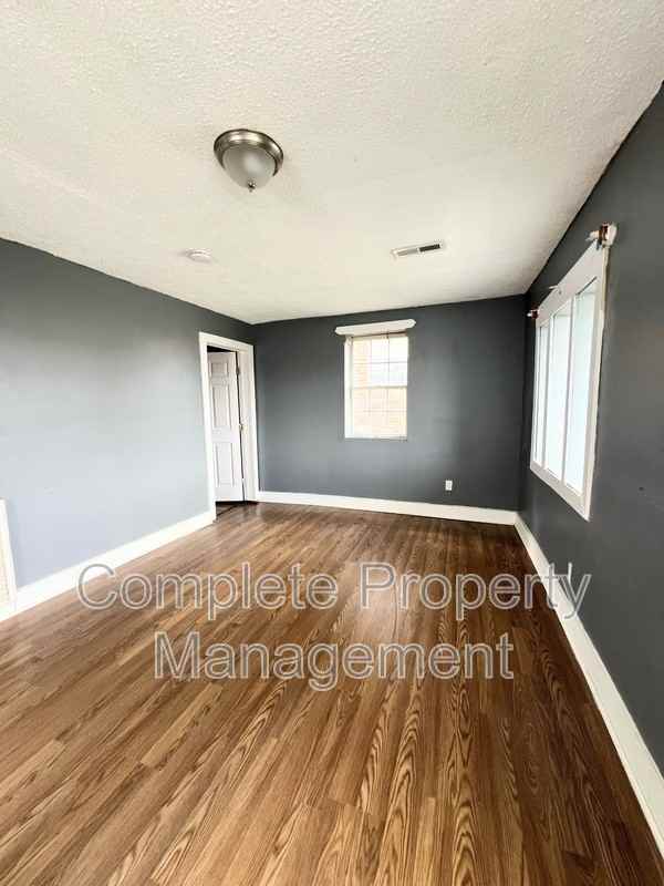 1117 42nd Place North - Photo 4 of 14