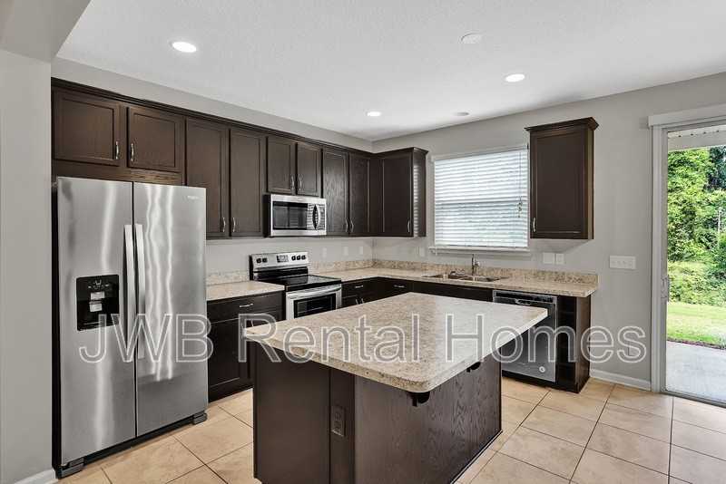 409 Richmond Drive - Photo 2 of 20