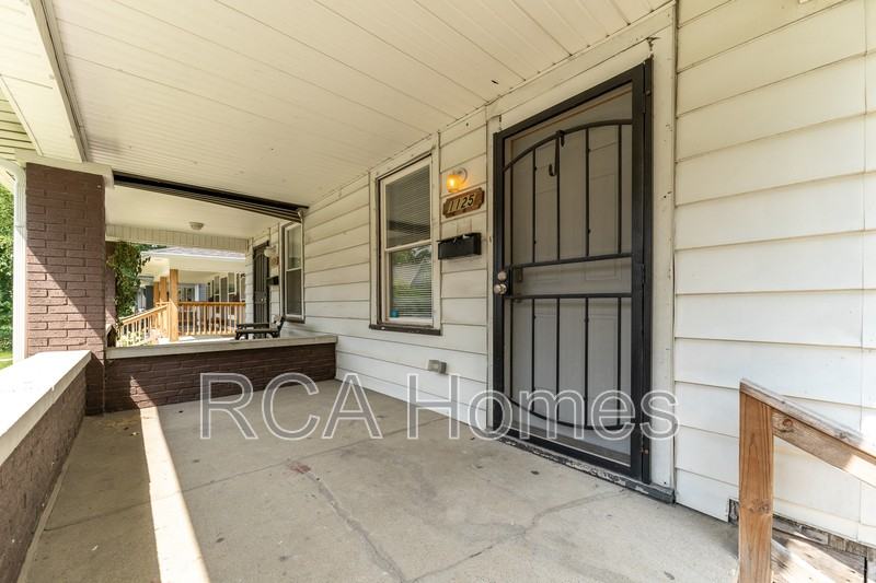 1125 N Dearborn St - Photo 2 of 11