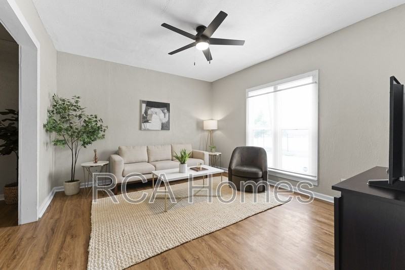 1441 E 11th St - Photo 2 of 13