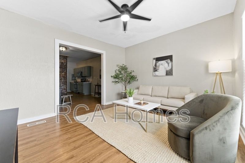 1441 E 11th St - Photo 3 of 13