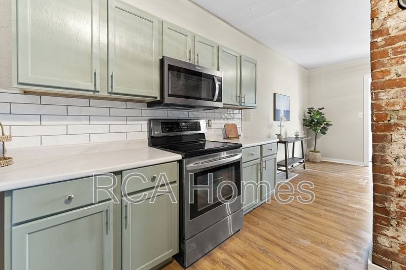 1441 E 11th St - Photo 6 of 13