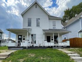 2912 N Kenwood Ave - Photo 1 of 1