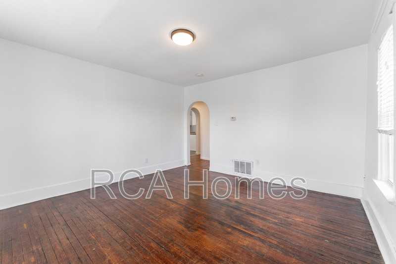 3003 Ruckle St - Photo 3 of 13