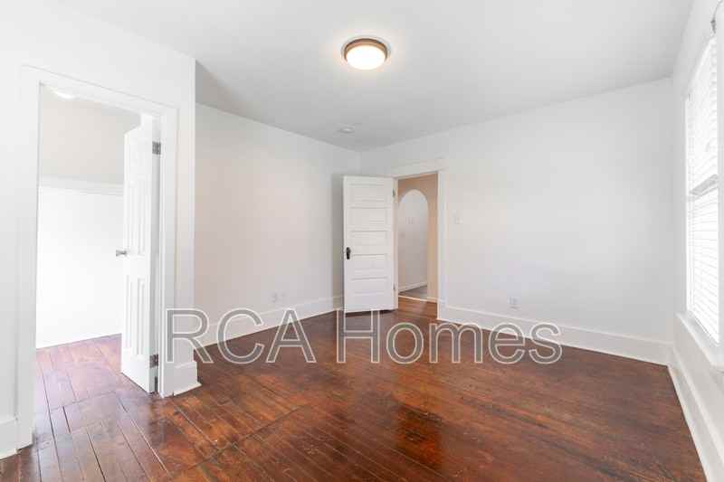 3003 Ruckle St - Photo 7 of 13