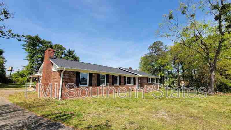 104 Madison Cir - Photo 3 of 46