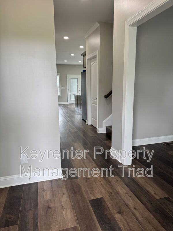 2246 Dean Rd - Photo 3 of 25