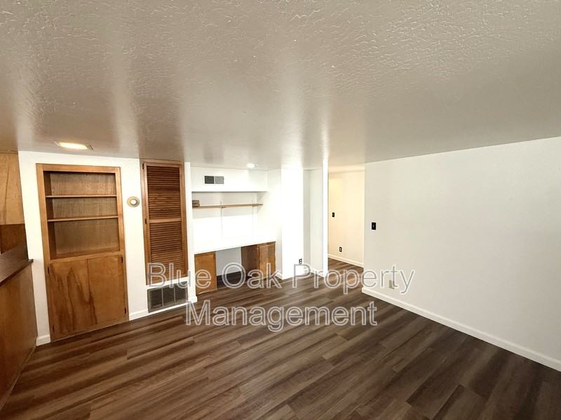 918 Orient St #B - Photo 2 of 8