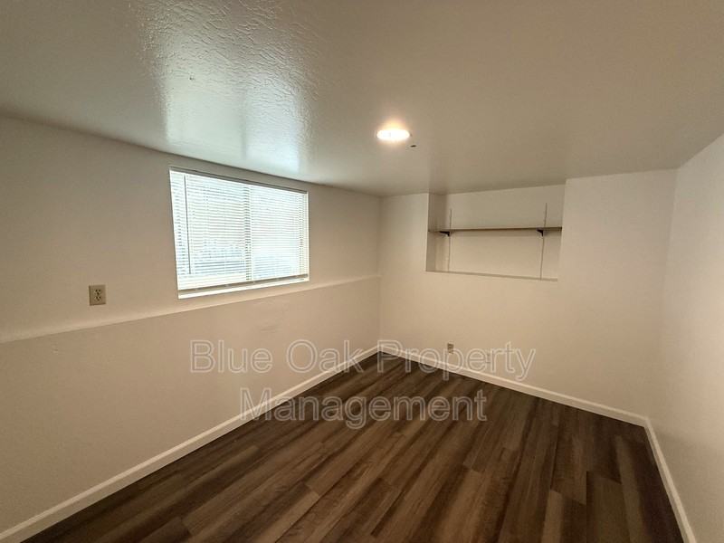 918 Orient St #B - Photo 6 of 8