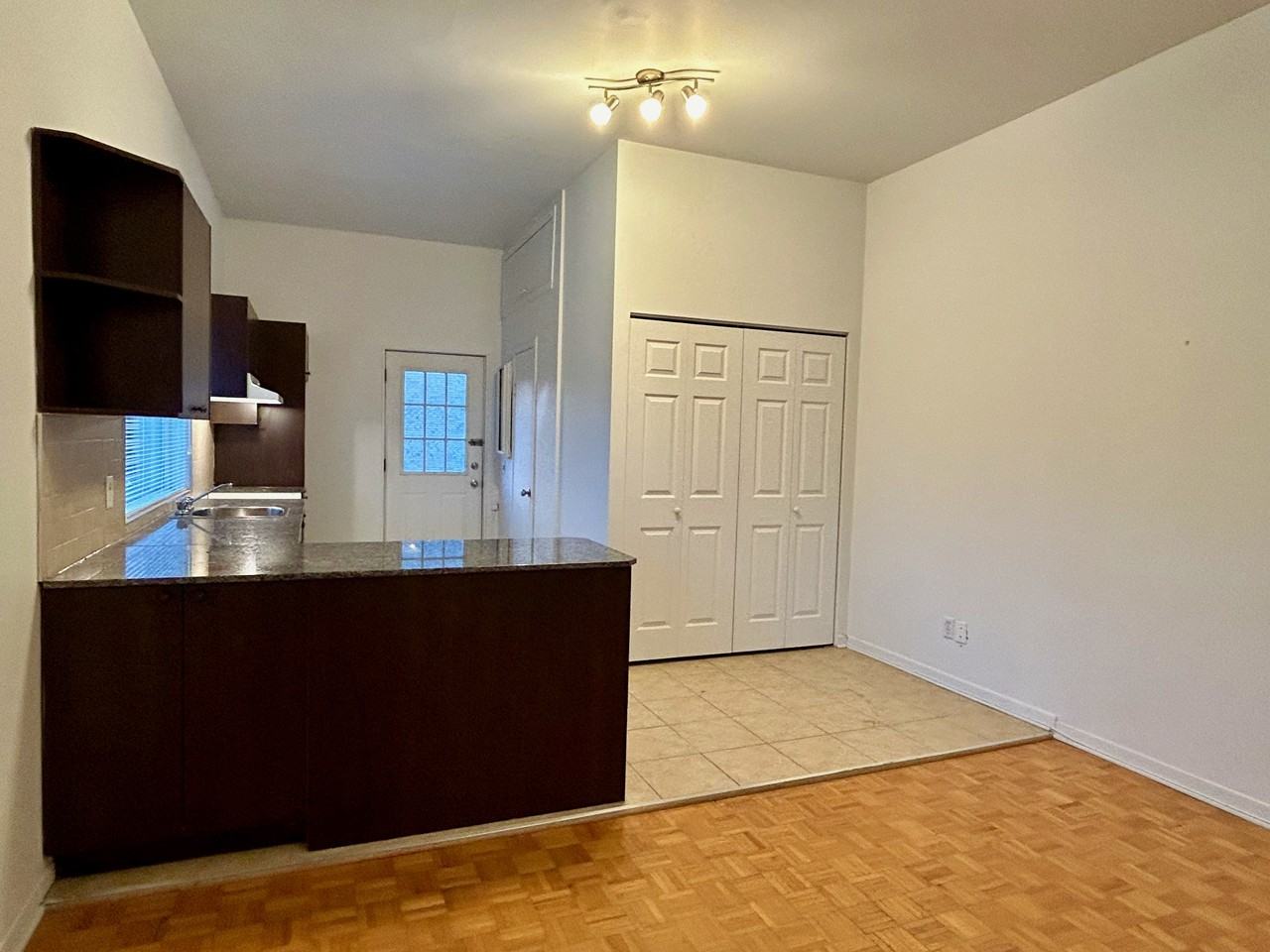 112 Boulevard Churchill - Photo 2 of 9