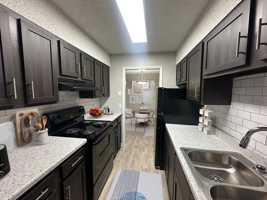 featured image of 1598 Crestview Dr