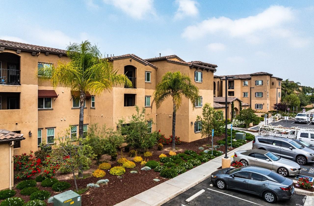 Santa Barbara Luxury Apartment Homes - Photo 2 of 50