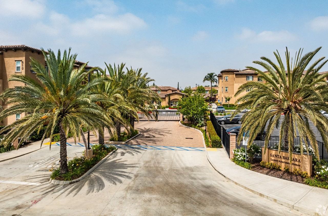 Santa Barbara Luxury Apartment Homes - Photo 3 of 50