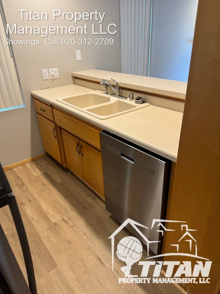 2090 Dickinson Avenue - Photo 5 of 11