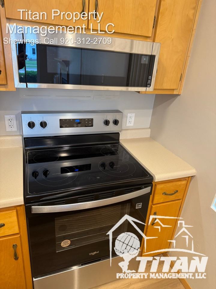 2090 Dickinson Avenue - Photo 6 of 11