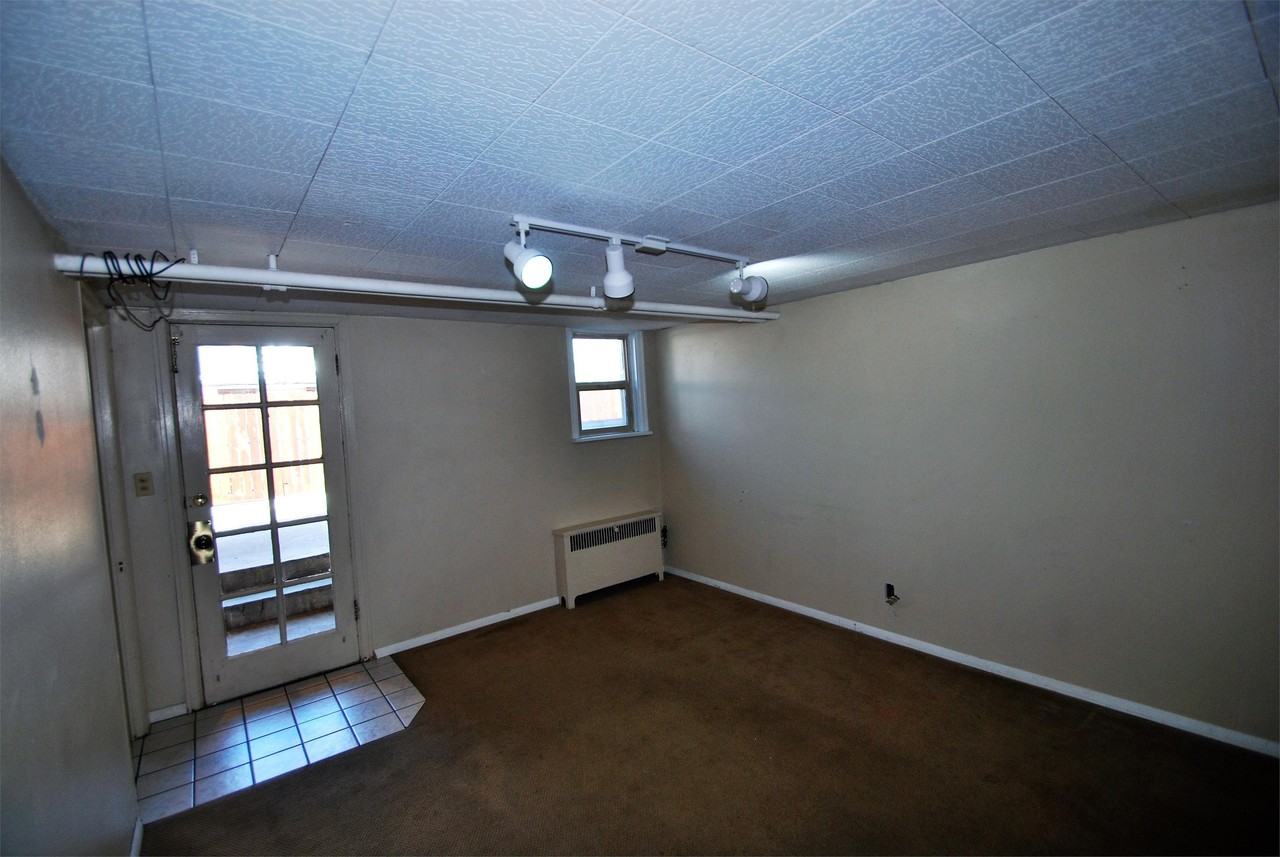 234 E 100 N - Photo 7 of 11